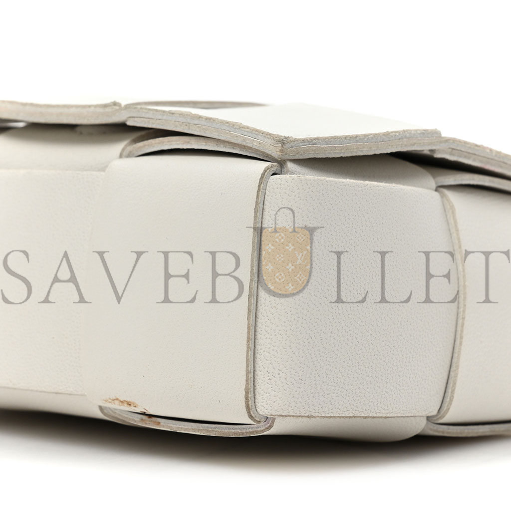 BOTTEGA VENETA LAMBSKIN MAXI INTRECCIATO EXTRA MINI CASSETTE CROSSBODY BAG WHITE (12*10*4cm)