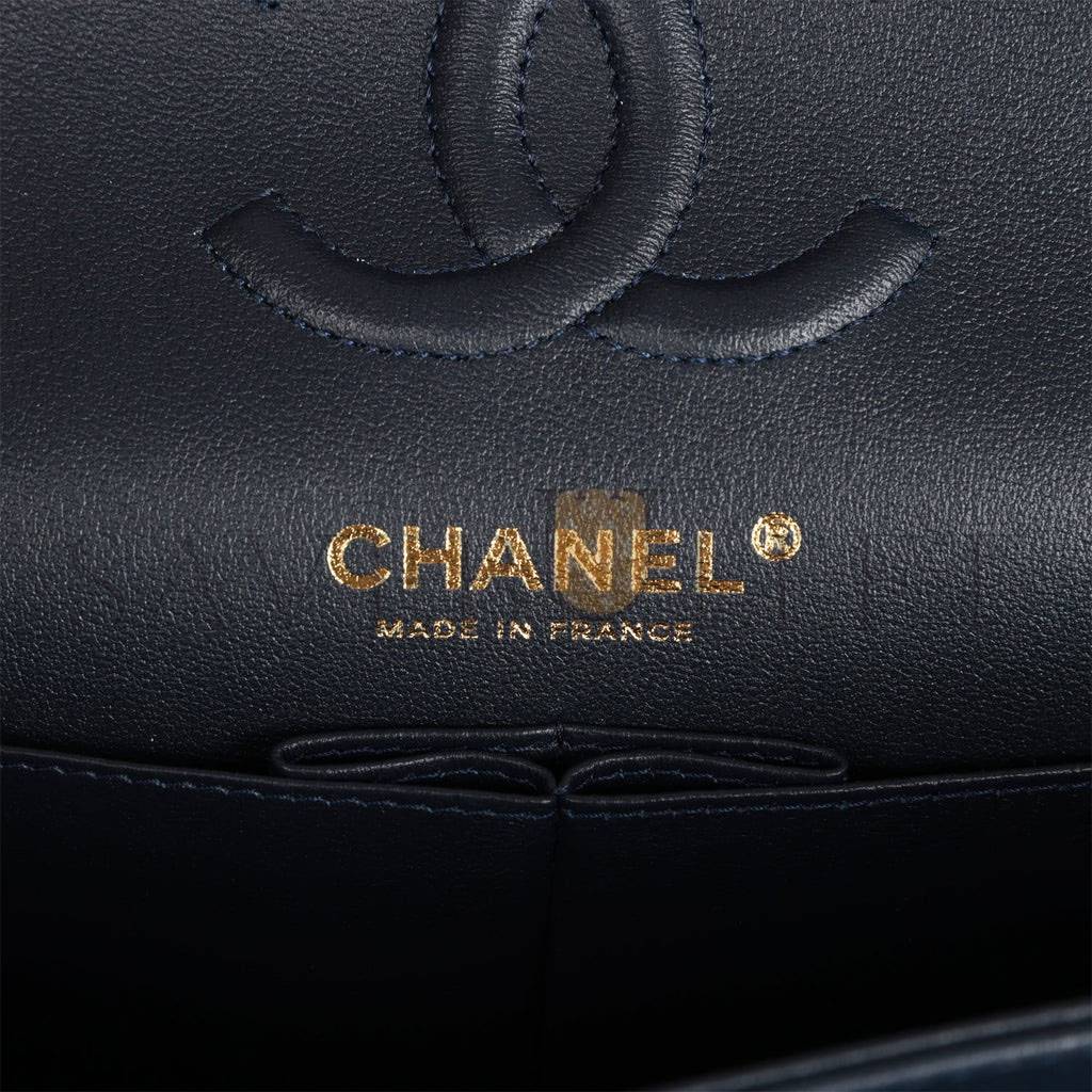 CHANEL SMALL CLASSIC DOUBLE FLAP NAVY LAMBSKIN LIGHT GOLD HARDWARE (23*13*6cm)